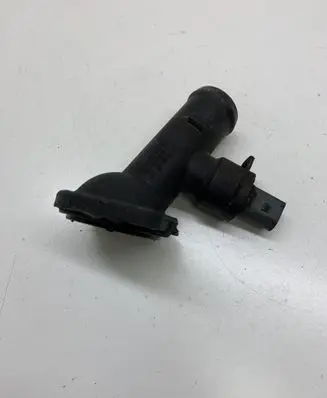 Volkswagen PASSAT B6 Engine coolant pipe/hose 03G121121D 03L121121A