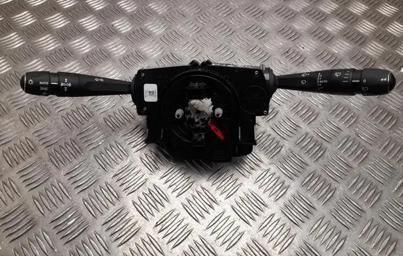 Wiper turn signal indicator stalk/switch