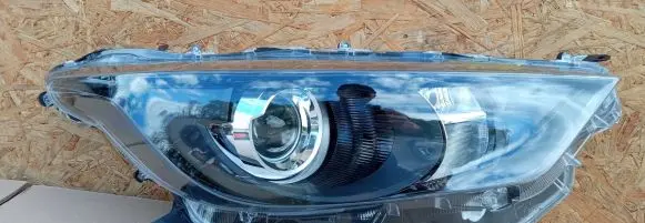 Toyota Yaris XP210 Headlight/headlamp
