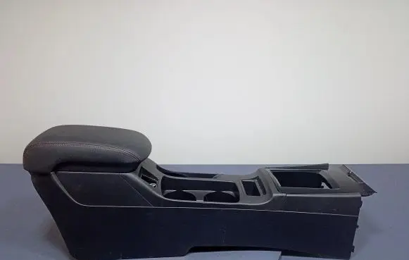 Mitsubishi Lancer VIII Center console