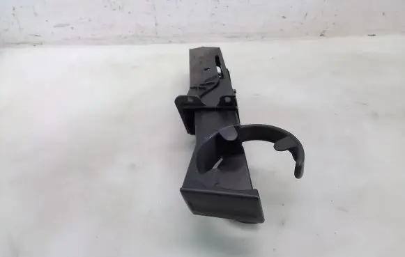 Cup holder front