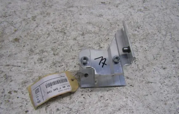 BMW 1 F20 F21 Radiator mount bracket 7245795