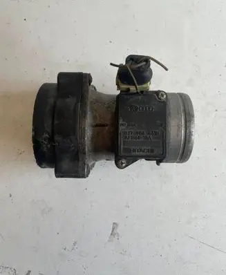 Audi A4 S4 B5 8D Mass air flow meter 037906461B