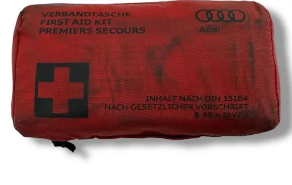 Audi A6 S6 C7 4G First aid kit 8F0860282D