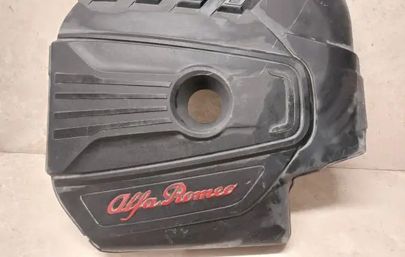 Alfa Romeo Stelvio Engine cover (trim)