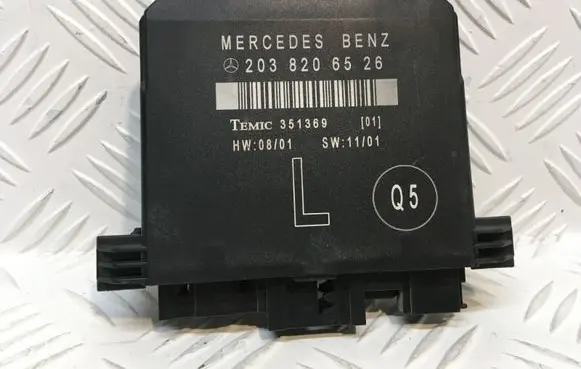 Mercedes-Benz C W203 Door control unit/module 2038206526