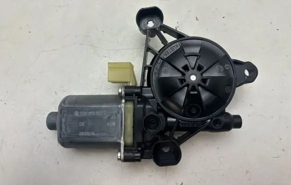 Audi A3 S3 8V Front door window regulator motor 5Q0959802B