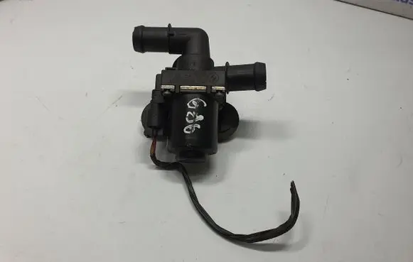 BMW X3 E83 Coolant heater control valve 6928495 64116928495