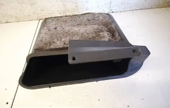 Mercedes-Benz C W203 Glove box 2038900011