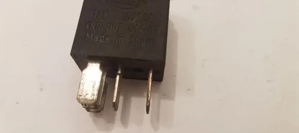 Volvo V70 Other relay 9441161 4R000751400