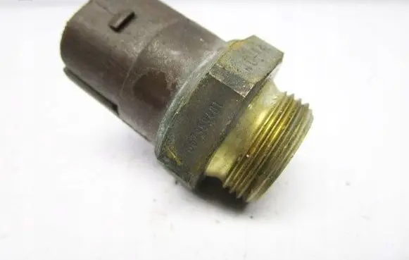 Volkswagen Golf IV Coolant temperature sensor 867959481