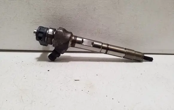 Audi A1 Fuel injector 0445110473 04L130277AD