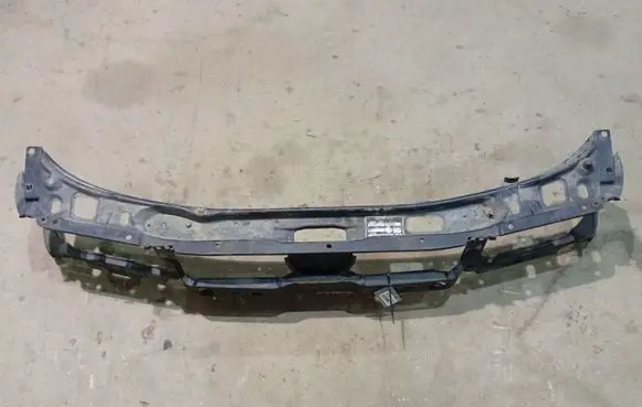 Volkswagen PASSAT B3 Radiator support slam panel 