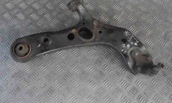 Toyota RAV 4 (XA30) Front lower control arm/wishbone