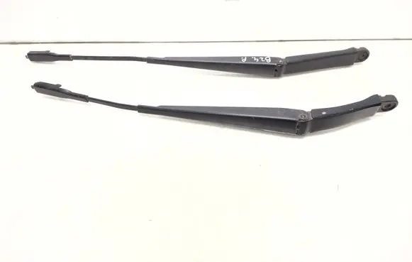 Volvo XC90 Front wiper blade arm 30753818 30753820
