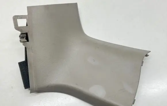 (D)pillar trim (top)