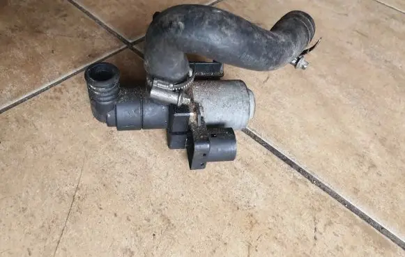 BMW 3 E36 Coolant heater control valve 0391419 1147412052