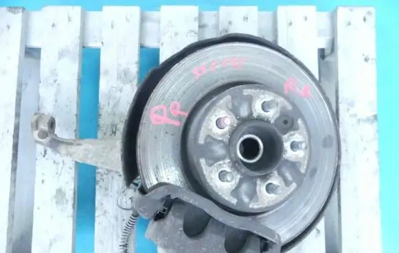 Land Rover Discovery 3 - LR3 Front wheel hub spindle knuckle IMPRK956646