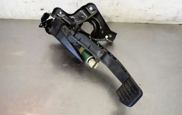 Ford S-MAX Clutch pedal 7G9N-7B633NA