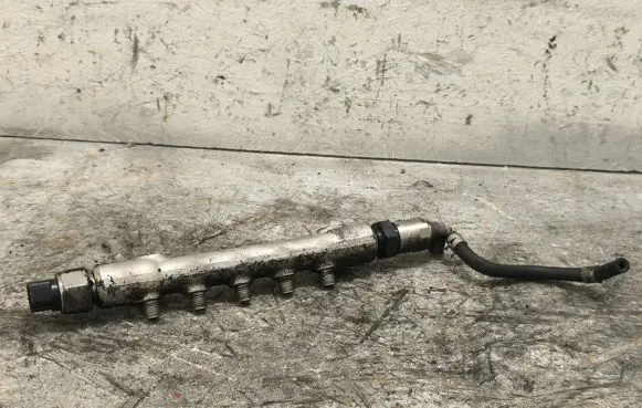 Toyota Corolla Verso E121 Fuel main line pipe