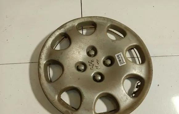 Peugeot 406 R15 wheel hub/cap/trim 9631447570