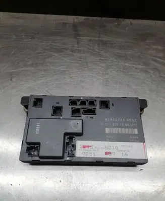 Mercedes-Benz E W211 Door control unit/module 2118201685