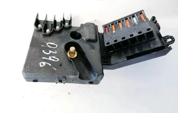Mercedes-Benz E W211 Fuse box set a2115460641 0-1394837-1