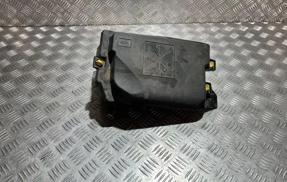 Renault Arkana Fuse box cover PU19485
