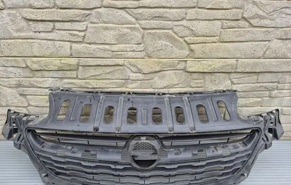 Opel Corsa E Front bumper upper radiator grill 39003576 475498858
