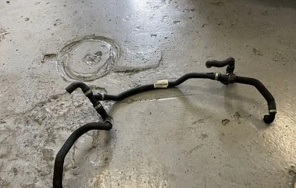 BMW 6 F12 F13 Engine coolant pipe/hose 15476810 2284290