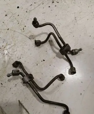 Fuel injector supply line/pipe