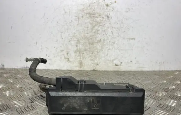 Jeep Cherokee Fuse module 04671886AA
