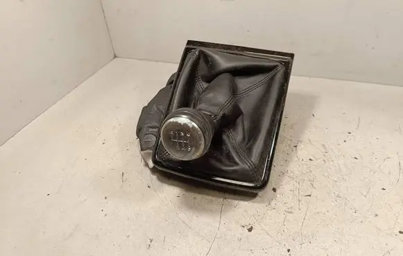 Jaguar XE Gear shifter/selector GX7343686BA