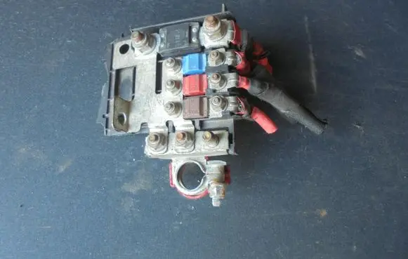 Maserati Quattroporte Positive cable (battery)