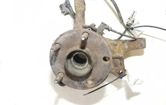 Toyota Avensis Verso Front wheel hub