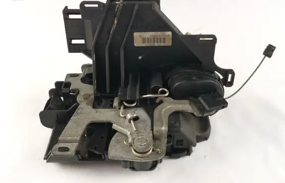 Seat Ibiza III (6L) Front door lock 3B1837015 102898101 PA66302GF
