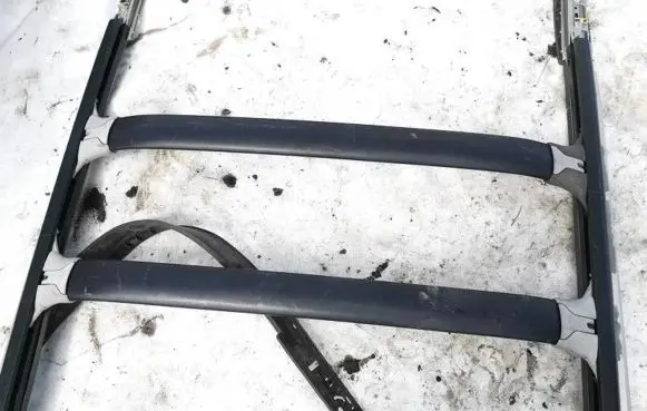 Hyundai Santa Fe Roof transverse bars on the 