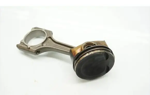 Volkswagen Golf SportWagen Piston with connecting rod 