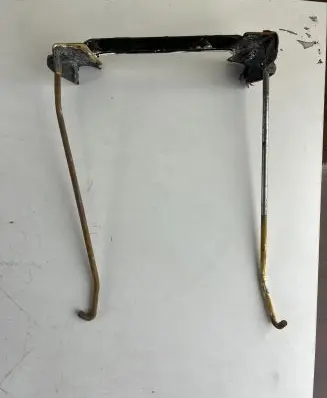 Peugeot 4007 Battery bracket 
