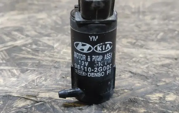 KIA Magentis Windscreen/windshield washer pump 985102G000