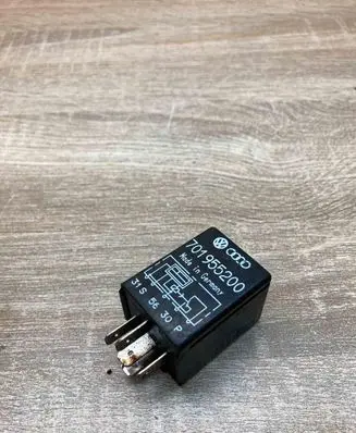 Volkswagen Transporter - Caravelle T4 Other relay 701955200 5WD005674