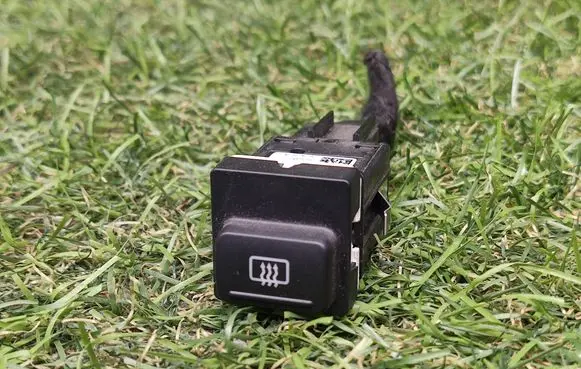 Skoda Fabia Mk2 (5J) Windscreen/window heater switch 5J0959621A