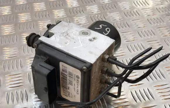 Volkswagen PASSAT B6 ABS Pump 3C0614109D
