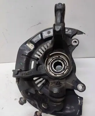 Toyota Sienna XL30 III Front wheel hub