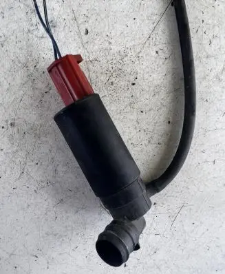 Toyota Avensis T250 Windscreen/windshield washer pump
