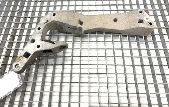 BMW 5 G30 G31 G38 Engine mounting bracket 9485312