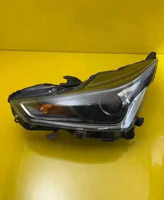 Toyota Aygo AB40 Headlight/headlamp 0H-27