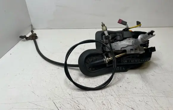 BMW 7 E38 Gear shifter/selector 1423750