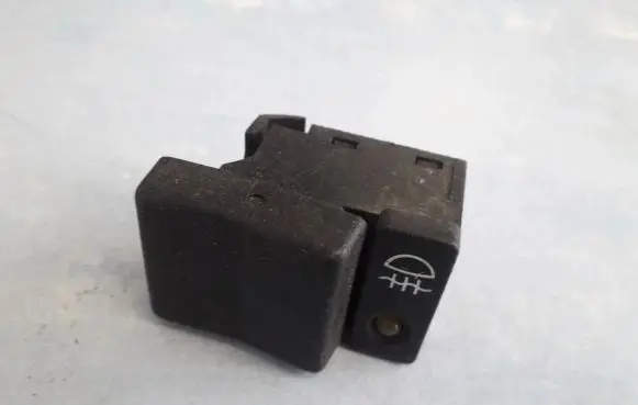Opel Omega A Fog light switch 90214671