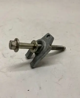 Nissan Qashqai Fuel Injector clamp holder 